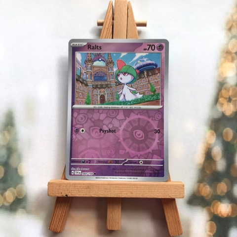 Thẻ hình Pokemon Ralts 084/198 - Lá bài lẻ Scarlet & Violet Base Set Common Reverse Holo tiếng Anh chính hãng