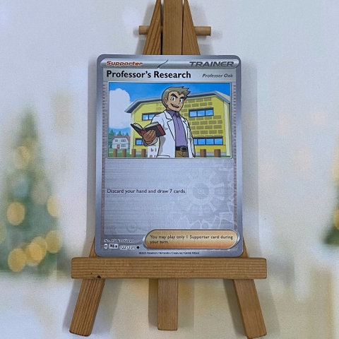 Thẻ Pokemon Professor's Research: Professor Oak 122/131 - Lá bài Prismatic Evolutions Common Reverse Holo tiếng Anh chính hãng