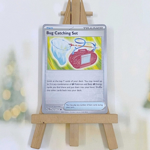 Thẻ hình Pokemon Bug Catching Set 102/131 - Lá bài lẻ Prismatic Evolutions Uncommon Reverse Holo tiếng Anh chính hãng