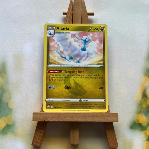 Thẻ hình Pokemon Altaria 106/203 - Lá bài lẻ Evolving Skies Rare tiếng Anh chính hãng