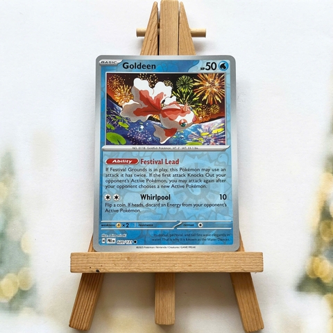 Thẻ hình Pokemon Goldeen 020/131 - Lá bài lẻ Prismatic Evolutions Common Reverse Holo tiếng Anh chính hãng