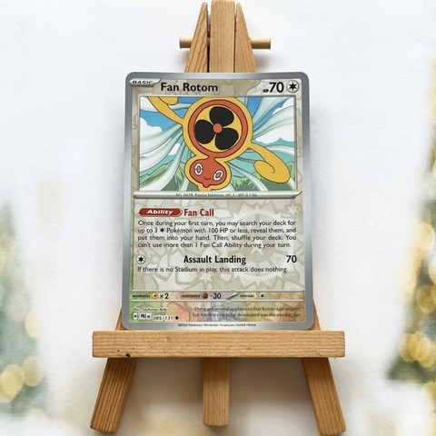 Thẻ hình Pokemon Fan Rotom 085/131 - Lá bài lẻ Prismatic Evolutions Common Reverse Holo tiếng Anh chính hãng