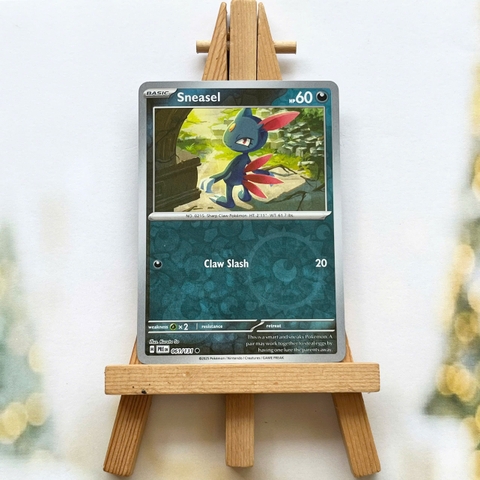 Thẻ hình Pokemon Sneasel 061/131 - Lá bài lẻ Prismatic Evolutions Common Reverse Holo tiếng Anh chính hãng