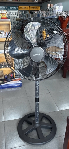 Quạt đứng BCN B5 NKF1860K (Đen)