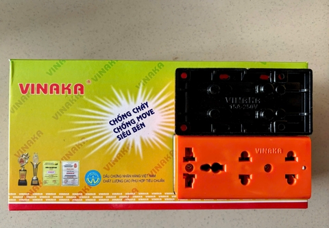 Ổ 3 lổ A36 (10A-250V)