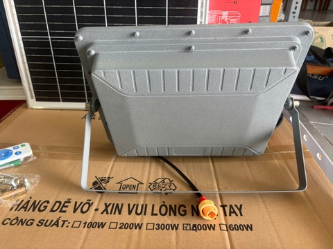 Đèn NLMT 400W  IP68 USLED Solar light
