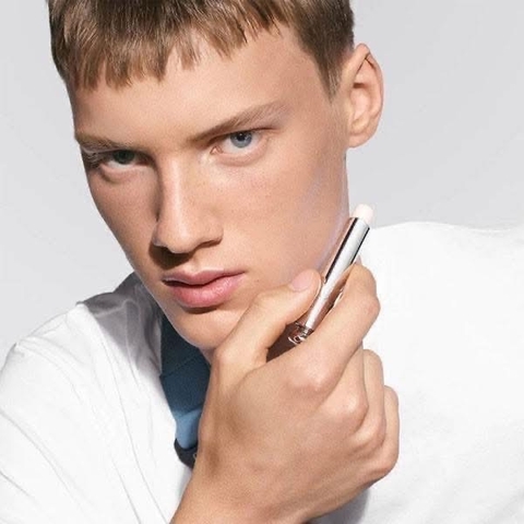 Son Dưỡng Dior Addict Lip Glow Màu 000 Universal Clear