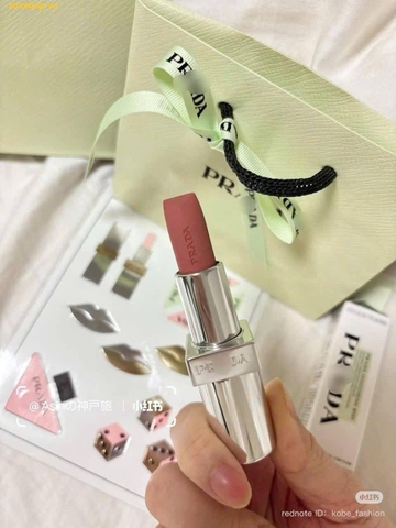 Son Prada Monochrome Hyper Matte Lipstick B01 Argile Màu Nâu Tây