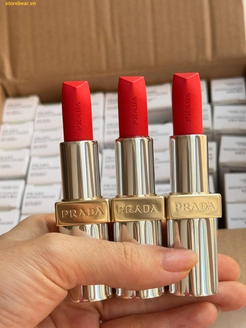 Son Prada Monochrome Hyper Matte R26 Lava Màu Đỏ Đậm