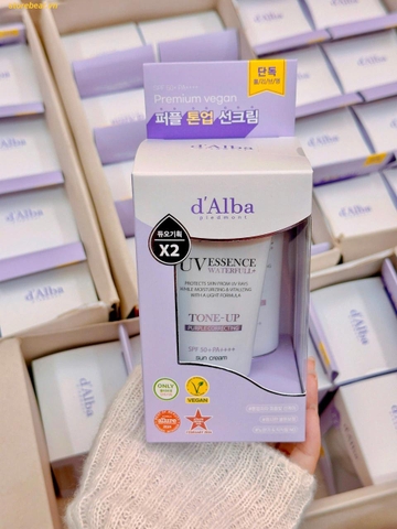 Kem chống nắng tím nâng tone d'Alba Waterfull Tone-Up Purple Correcting Set 2 Tuýp