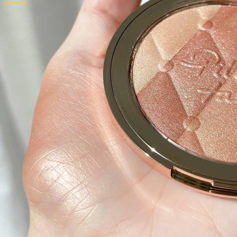 Phấn Bắt Sáng Charlotte Tilbury Pillow Talk Multi-Glow - Dream Light