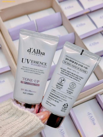 Kem chống nắng tím nâng tone d'Alba Waterfull Tone-Up Purple Correcting Set 2 Tuýp