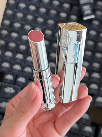 Son Dưỡng Dior Addict Glass Ultra-Shine and Hydrating Lip Gloss Stick 504 Dior Sweet