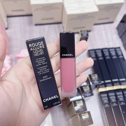 Son Kem Chanel Rouge Allure Liquid Velvet 242 Saisissante Màu Hồng Đất