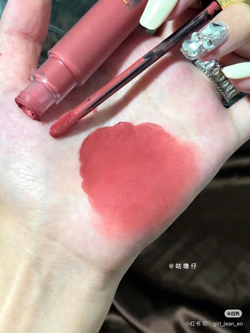 Son Kem Gucci Rouge Liquid Matte Màu 208 They Met in Argentina - Hồng Đất