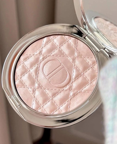 Phấn Bắt Sáng Highlight Dior Skin Forever Glow Luminizer 03 – Pink Halo