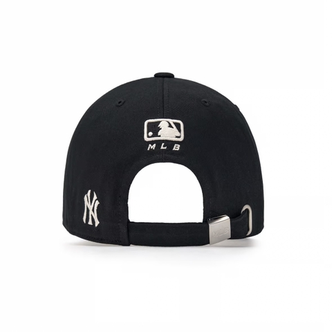 Mũ MLB Varsity Cultive Bookle Logo Unstructured Ball Cap New York Yankees Black - Mũ lưỡi trai, nón kết màu đen