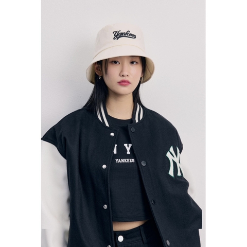 MŨ MLB VARSITY BUCKET HAT NY NEW YORK CREAM - Mũ vành tròn, màu trắng kem