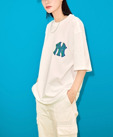 Áo phông MLB Overfit Monotive New York Yankees 3ATSM3033-50WHS trắng