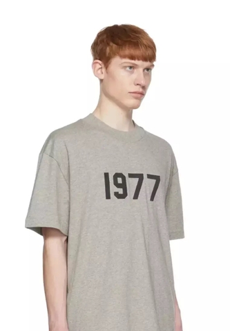 Áo Fear Of God Essentials 1977 Dark Oatmeal Tee - Áo thun cổ tròn tay lỡ màu xám tối