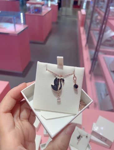 CHÍNH HÃNG - SWAROVSKI Swan pendant (Black, Rose gold-tone plated) - Dây cổ, chuyền thiên nga pha lê đen, giọt nước rơi - JEWELRY NECKLACE