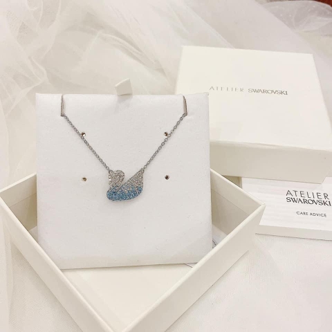 SWAROVSKI Iconic Swan pendant (Swan, Blue, Rhodium plated) - Dây cổ, dây chuyền thiên nga xanh chuyển màu ombre - SWAROVSKI - JEWELRY NECKLACE