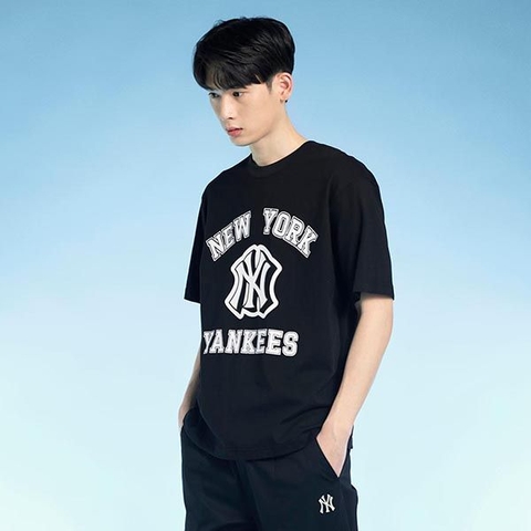 Áo Thun MLB Varsity Overfit New York Yankees Tshirt 3ATSV0233-50BKS Màu Đen