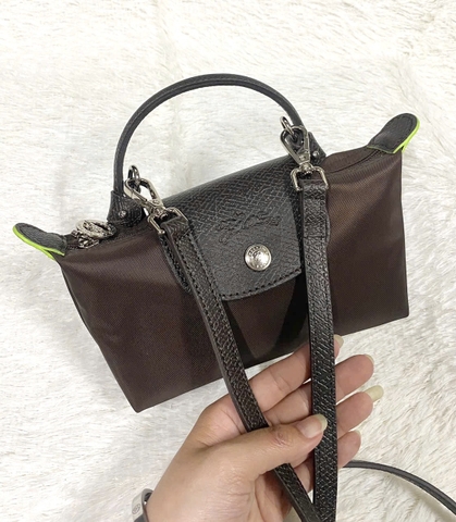 CHÍNH HÃNG - MINI SIZE - TÚI LONGCHAMP LE PLIAGE GREEN POUCH WITH HANDLE - MOCHA - Túi xách màu nâu sẫm