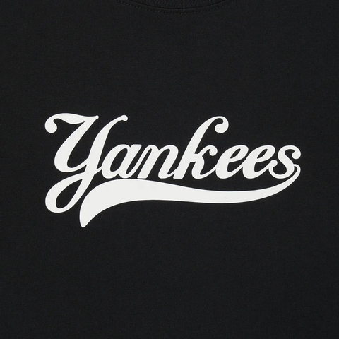 Áo MLB Women's Basic Varsity Cultive Crop T-Shirt New York Yankees Black - Áo thun cổ tròn, dáng ngắn, tay lỡ màu đen