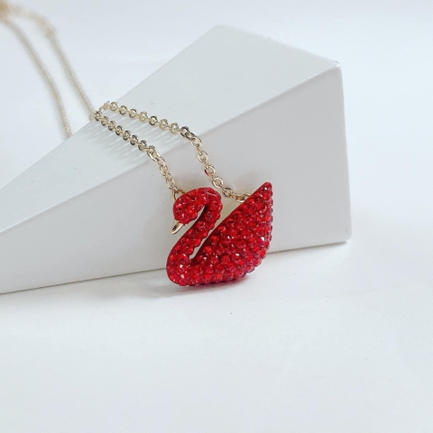 SWAROVSKI Iconic Swan pendant (Swan, Red, Gold-tone plated) - Dây cổ, dây chuyền thiên nga đỏ - NECKLACE - JEWELRY