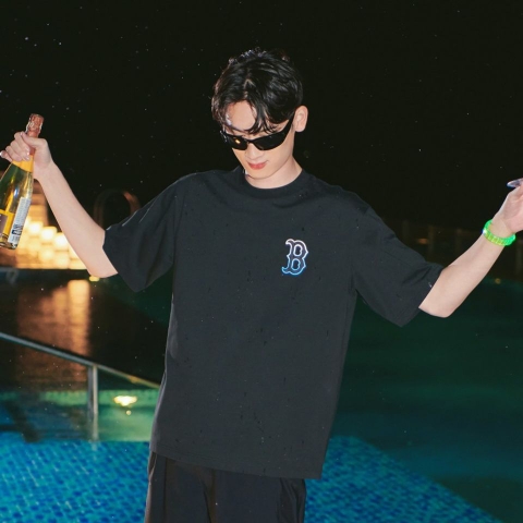 ÁO PHÔNG MLB GRADIENT MONOGRAM CLIPPING OVERFIT SHORT SLEEVE T-SHIRT