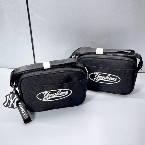 Túi MLB Varsity Camera cross Bag Black/Lavender/Blue - Túi đeo chéo màu đen/tím/xanh