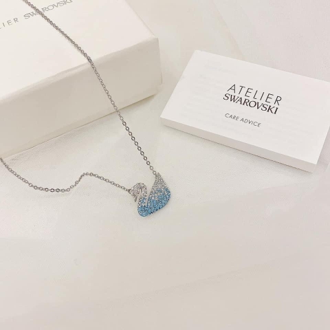 SWAROVSKI Iconic Swan pendant (Swan, Blue, Rhodium plated) - Dây cổ, dây chuyền thiên nga xanh chuyển màu ombre - SWAROVSKI - JEWELRY NECKLACE