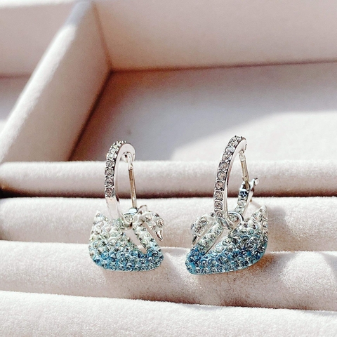 SWAROVSKI Iconic SWAN earrings (Swan, Blue, Rhodium plated) - KHUYÊN TAI THIÊN NGA XANH CHUYỂN MÀU OMBRE - SWAROVSKI - JEWELRY