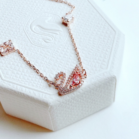 SWAROVSKI Dazzling Swan bracelet (Magnetic closure, Swan, Pink, Rose gold) - Vòng/lắc tay thiên nga hồng - SWAROVSKI - JEWELRY