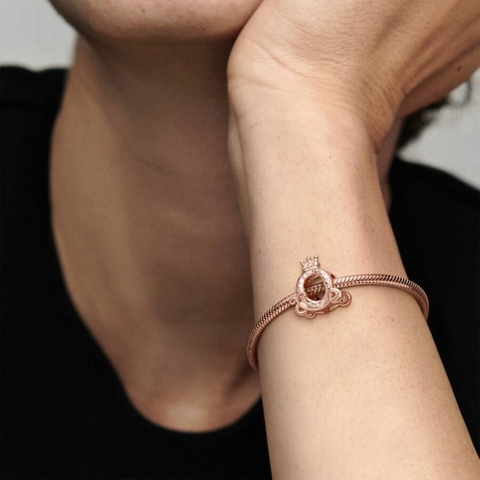 PANDORA Charm Crown O Carriage (Rose-gold 14k plated, Clear Zircona) - Hạt trang trí vòng tay hình cổ xe bí vương miệng, hợp kim mạ vàng hồng 14k, đá CZ trắng