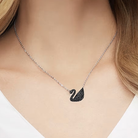 SWAROVSKI Iconic Swan pendant (Medium, Black, Rhodium plated) - Dây cổ, dây chuyền thiên nga đen, dây trắng - JEWELRY NECKLACE