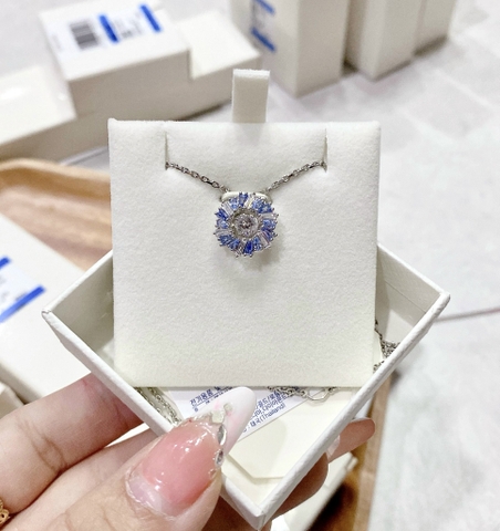 SWAROVSKI Idyllia pendant (Flower, Blue, Rhodium plated) - Dây cổ, dây chuyền đá pha lê xanh trắng - SWAROVSKI - JEWELRY NECKLACE