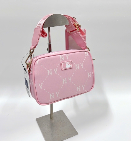 TÚI MLB MONOGRAM CROSS BAG BROWN/PINK/BLACK/LAVENDER - TÚI ĐEO CHÉO DÁNG VUÔNG MÀU NÂU/HỒNG/ĐEN/TÍM
