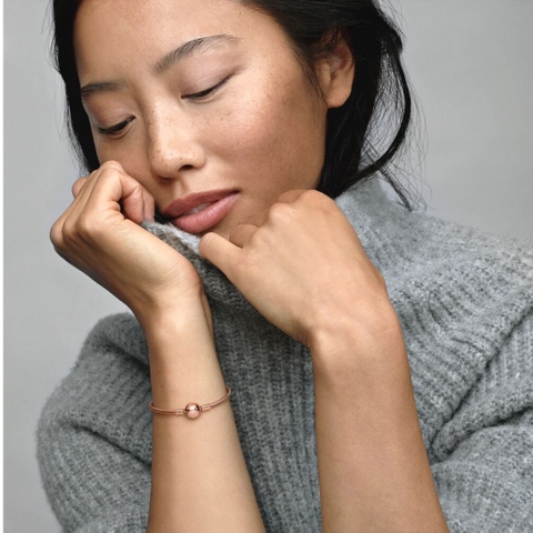 Pandora Moments Snake Chain Bracelet (Round Clasp, Rose-gold 14k plated) - Vòng/lắc tay hỗn hợp kim loại mạ vàng hồng 14k, khoá tròn, dáng mềm