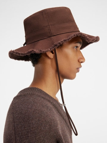 MŨ JACQUEMUS LE BOB ARTICHAUT BROWN - LES CLASSIQUES - BUCKET HAT