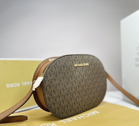 Túi Michael Kors MK Jet Set Travel Medium Signature Logo Crossbody Bag Brown - Túi đeo chéo, dáng oval tròn, màu nâu