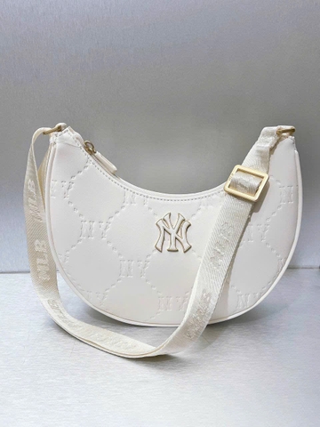 MLB Dia Monogram New Emboss Crescent Crossbody / Shoulder Bag New York Yankees Cream/Grey - Túi xách, đeo chéo màu kem/xám bóng