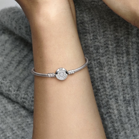 Pandora Moments Snake Chain Bracelet (Crown O Clasp, Silver Sterling) - Vòng/lắc tay bạc 925, khoá tim vương miệng, dáng mềm - JEWELRY BRACELET