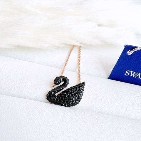SWAROVSKI Iconic Swan pendant (Swan, Black, Rose gold-tone plated) - Dây cổ, dây chuyền SWAROVSKI - JEWELRY NECKLACE