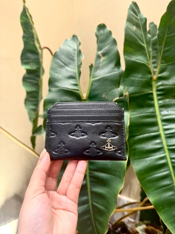 CHÍNH HÃNG - VIVIENNE WESTWOOD EMBOSSED SATURN CARD HOLDER BLACK - Ví đựng thẻ, màu đen