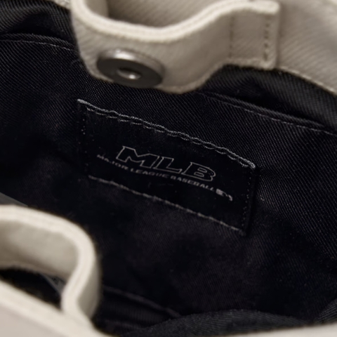 Túi MLB Varsity Cursive Denim Mini Cross Bag LA Dodgers White - Túi đeo chéo màu trắng, có quai xách