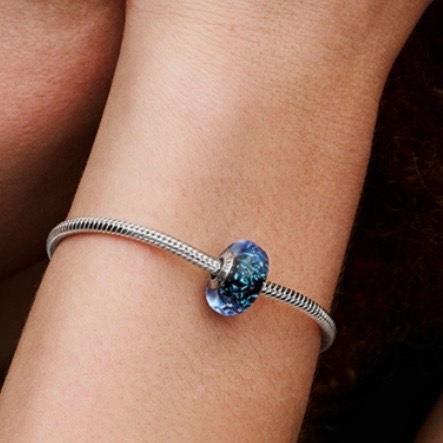 PANDORA Wavy Dark Blue Murano Glass Ocean Charm (Silver Sterling) - Hạt trang trí vòng tay hình tròn, bạc 925, màu xanh gợn sóng đại dương - JEWELRY