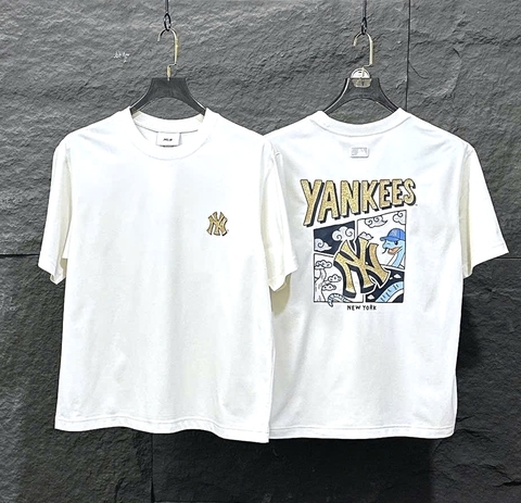 MLB New Year Snake Cartoon Graphic Overfit Short Sleeve T-Shirt New York Yankees Cream - Áo thun cổ tròn tay lỡ màu trắng kem