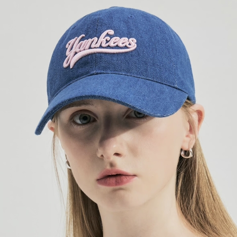 Mũ MLB Varsity Cultive Lettering Denim Unstructured Ball Cap New York Yankees - Mũ lưỡi trai, nón kết màu xanh denim